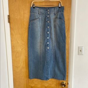 Monroe And Main NWT Button-Front Denim Skirt
